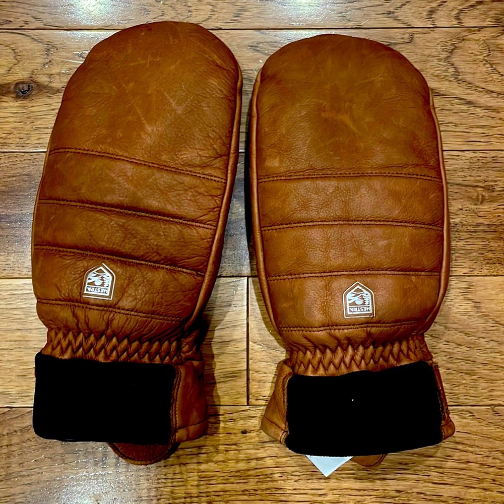 Brand new hestra leather mittens